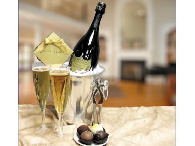 Champagne_Chocolates_Dom_Perignon_Wine_Gift.jpg